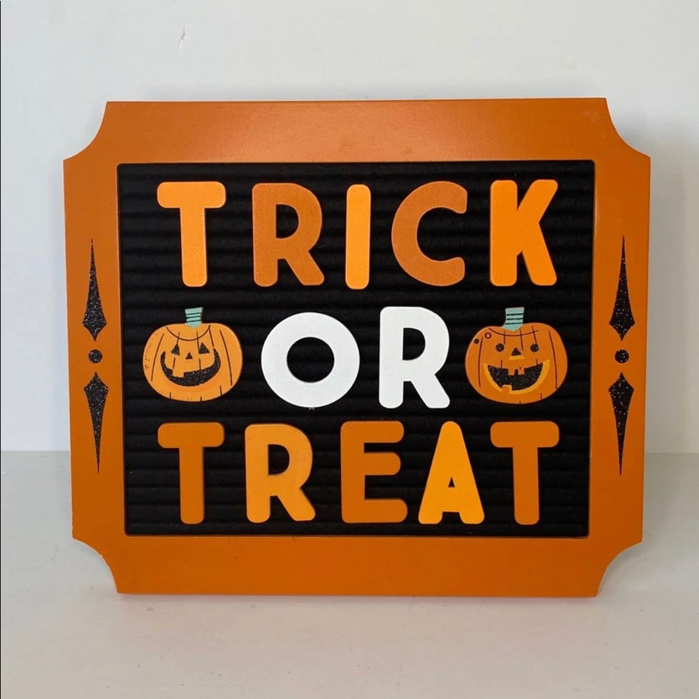 Hyde & Eek! Trick or Treat Letter Board